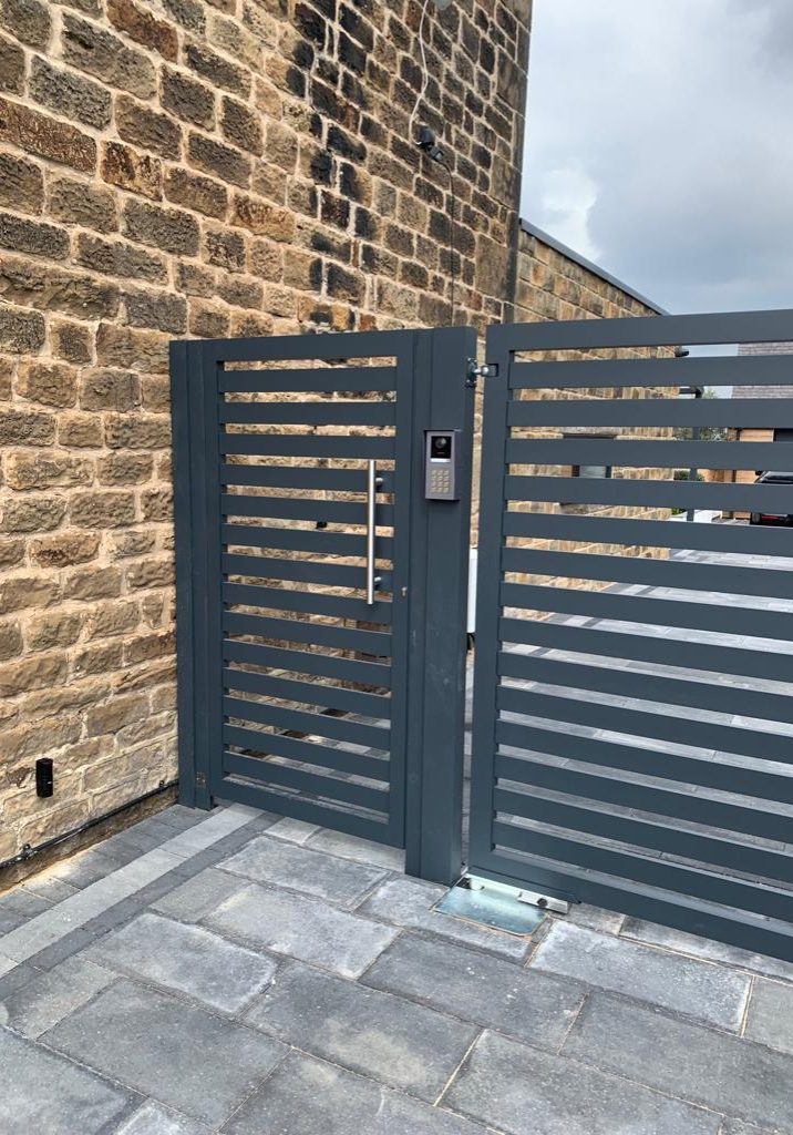 Aluminium Gate<br><span class="page-link-btn">Read More</span>